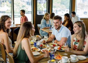 시드니 하버 롱 런치 크루즈 (캡틴 쿡 크루즈)