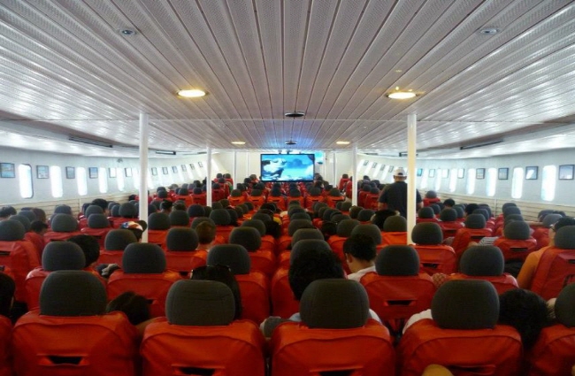 [푸켓] 피피섬 로얄 젯 크루즈 원데이 투어(안다만 웨이브 마스터)